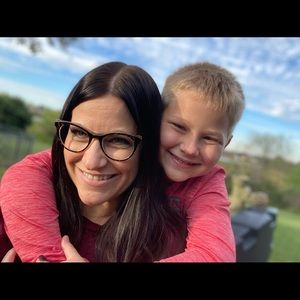 Meet your Posher, Alyson